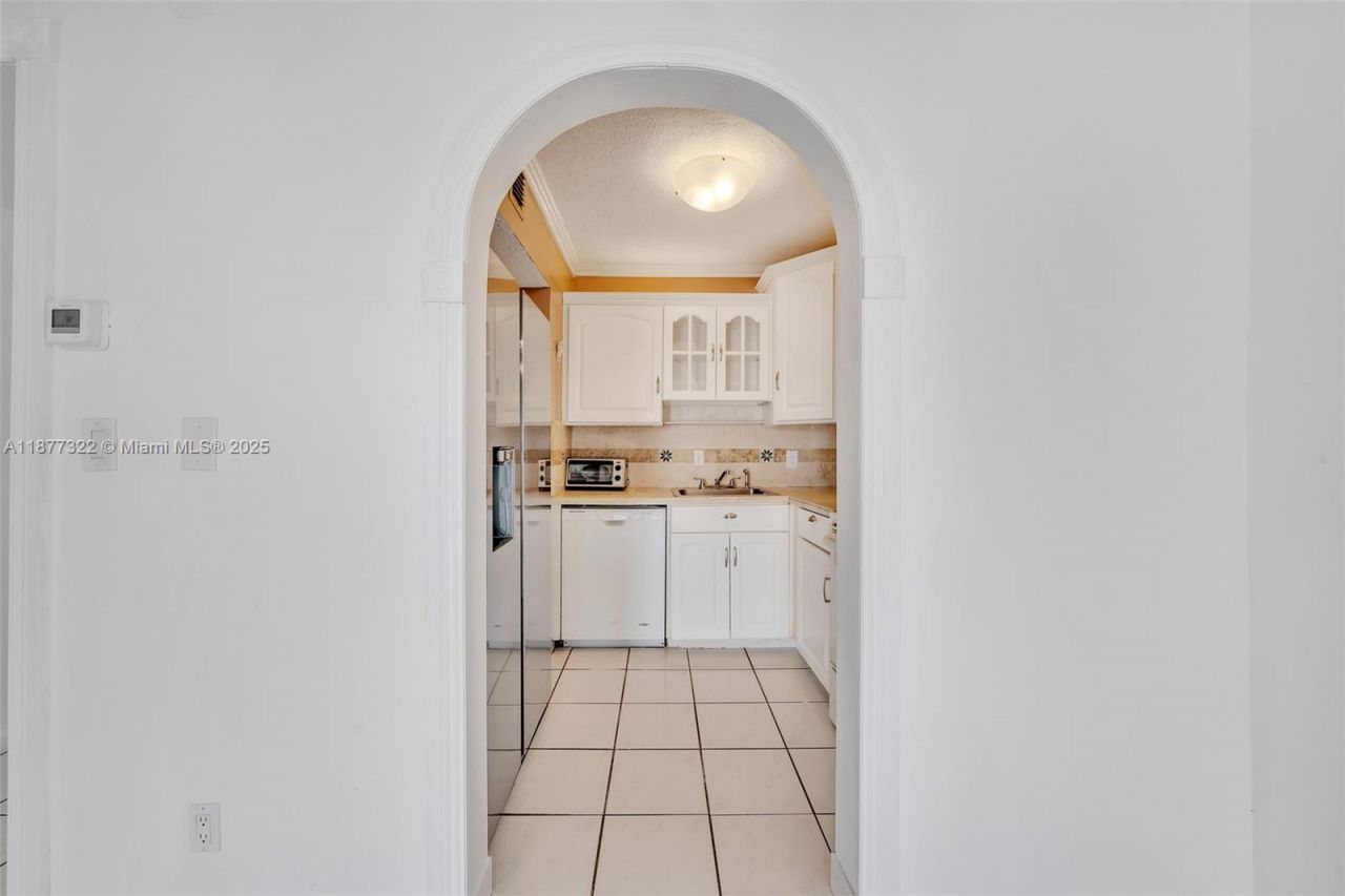 751 Pine Dr, Unit 209, Pompano Beach, FL 33060 Photo