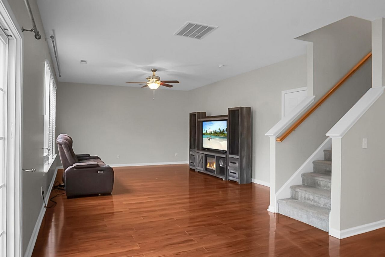 304 Sabal Palmetto Court Photo 23