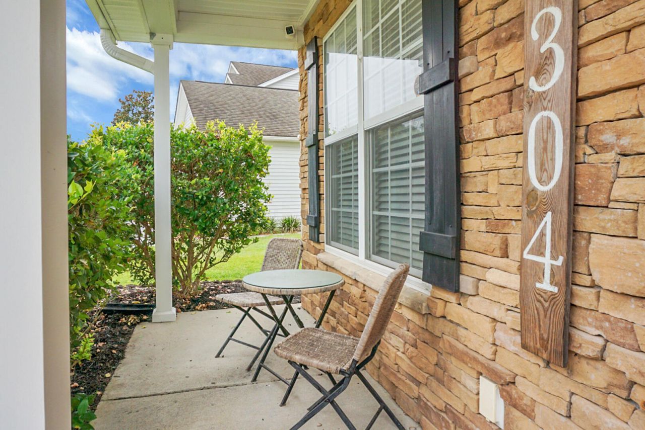 304 Sabal Palmetto Court Photo 4