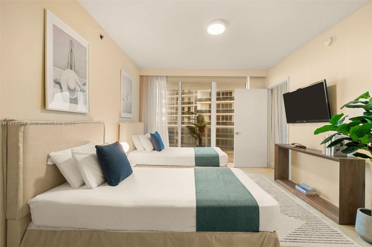 1830 S Ocean Dr, Unit 2306, Hallandale Beach, FL 33009 Photo