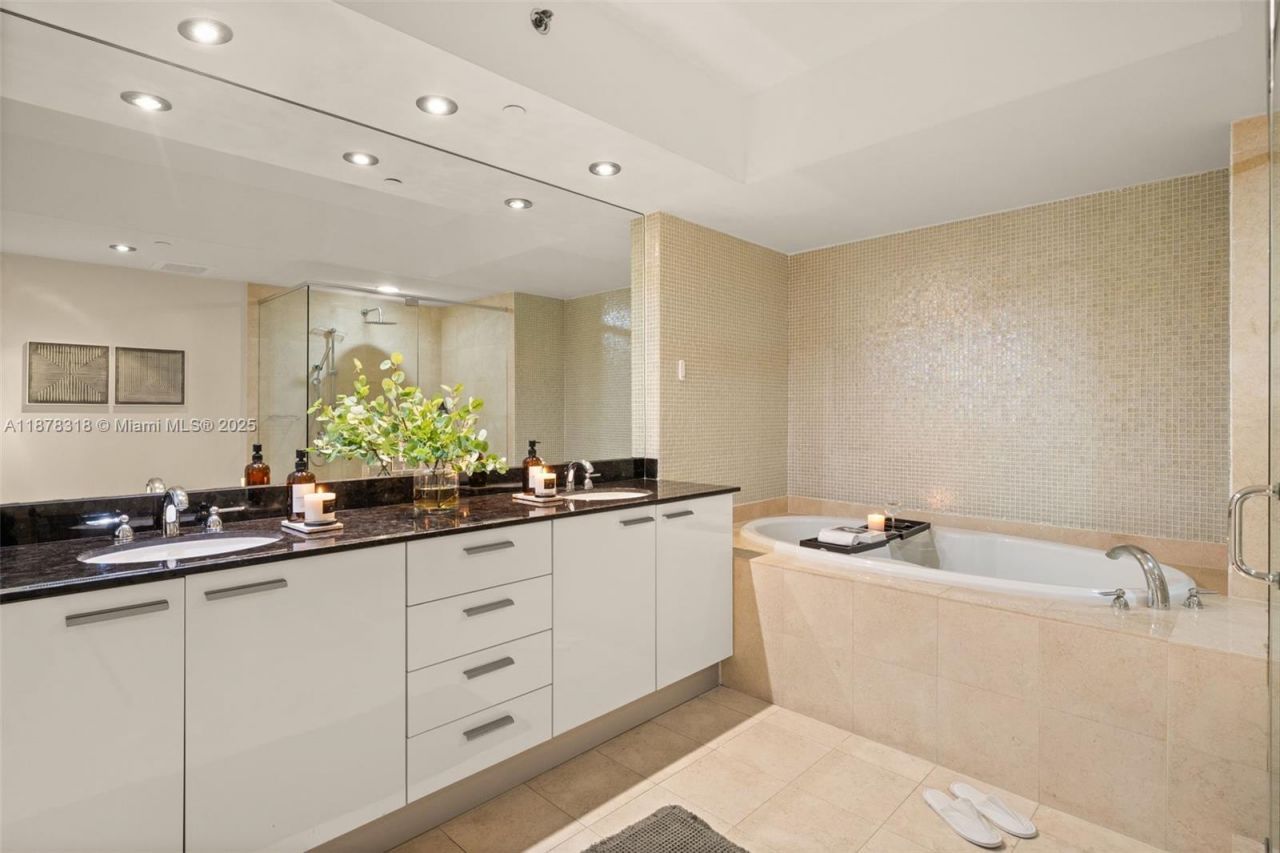 1830 S Ocean Dr, Unit 2306, Hallandale Beach, FL 33009 Photo