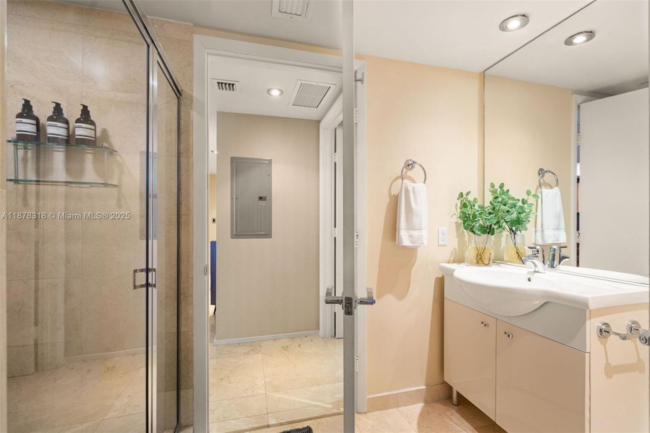 1830 S Ocean Dr, Unit 2306, Hallandale Beach, FL 33009 Photo