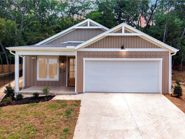3044 N Little Crew Drive, Fayetteville, AR 72703