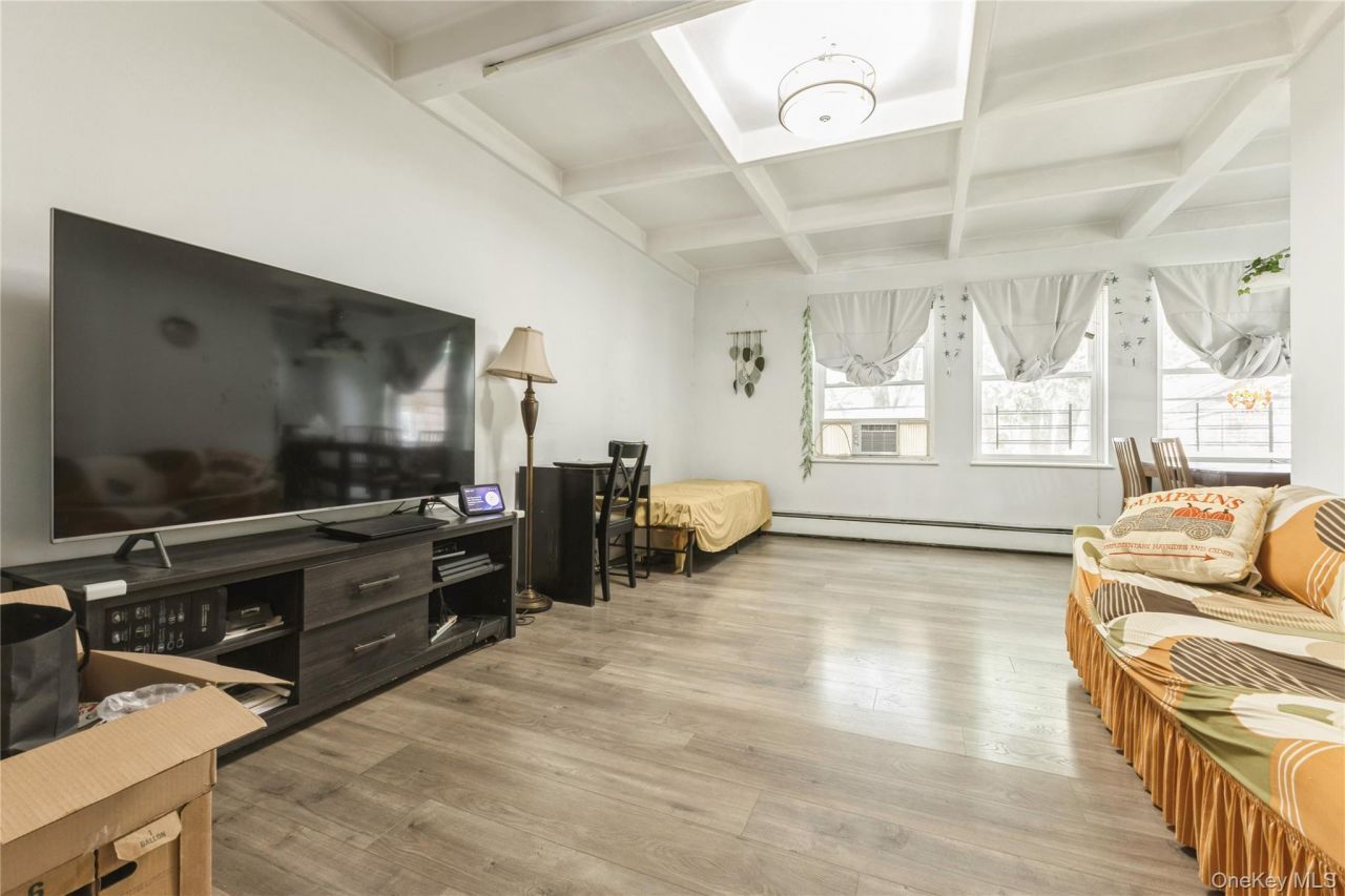 147-57 Charter Road, Unit 26D, Briarwood, NY 11435 Main Photo