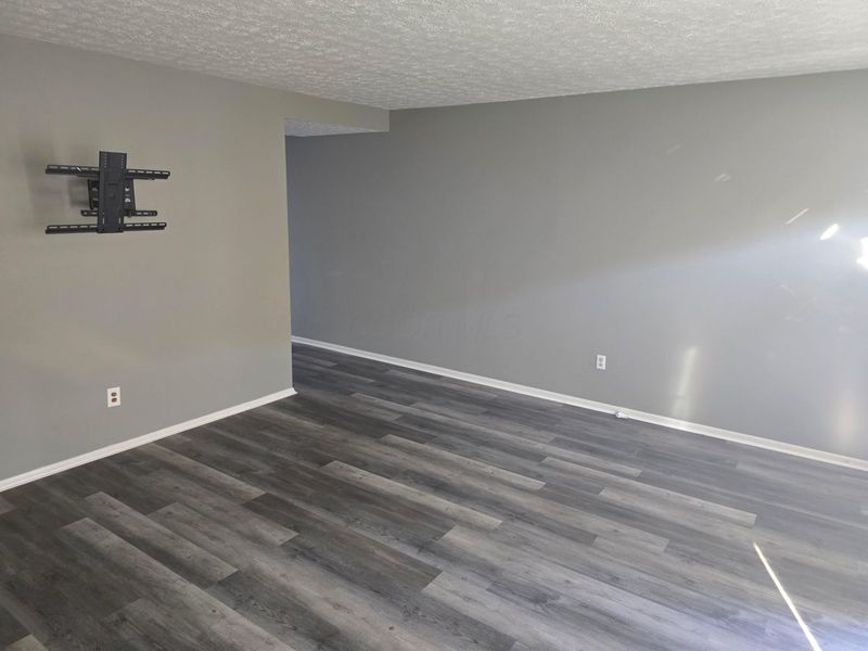 1085 Hardesty Place E, Unit N4, Columbus, OH 43204 Photo 2