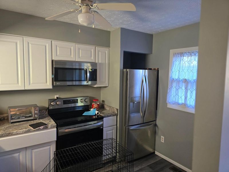 1085 Hardesty Place E, Unit N4, Columbus, OH 43204 Photo 5