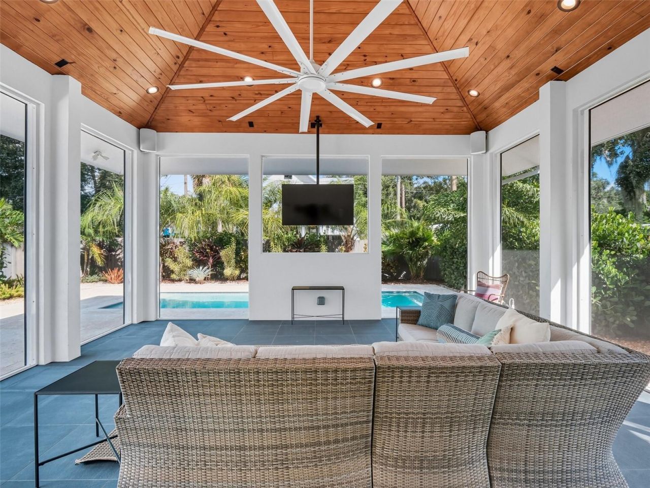 513 Ball Street, New Smyrna Beach, FL 32168 Photo