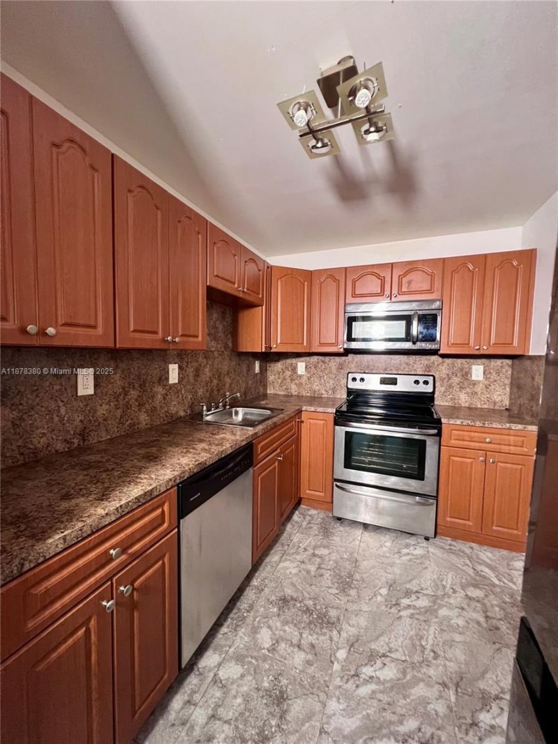 1865 79th St Cswy, Unit 15G, North Bay Village, FL 33141 Photo