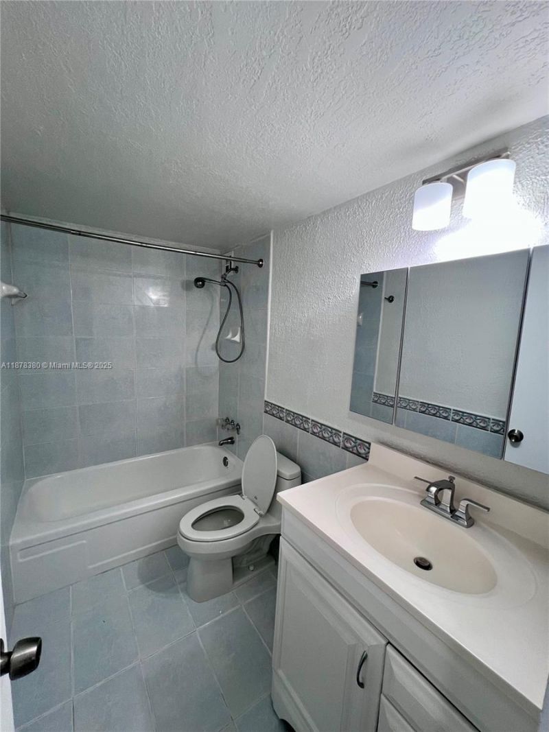 1865 79th St Cswy, Unit 15G, North Bay Village, FL 33141 Photo