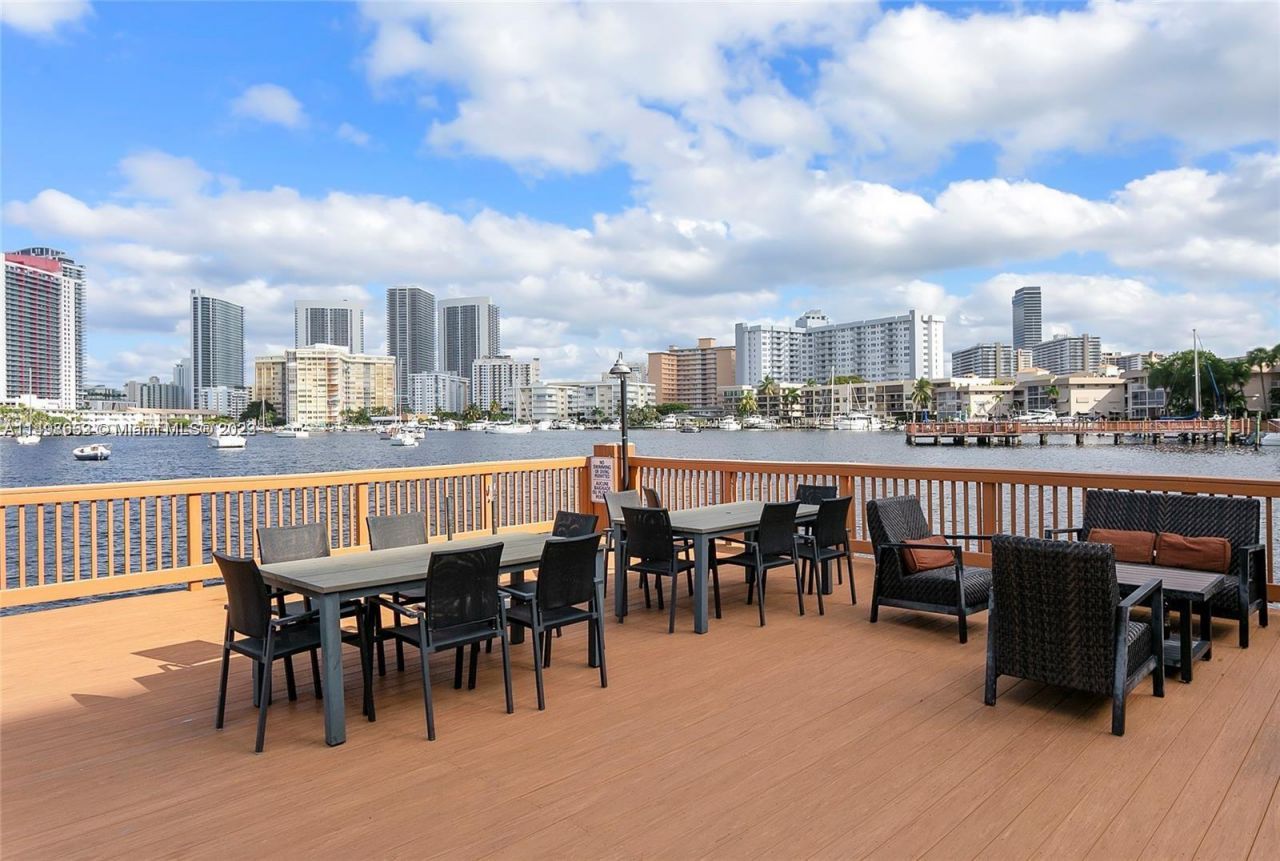 410 Golden Isles Dr, Unit 202, Hallandale Beach, FL 33009 Photo