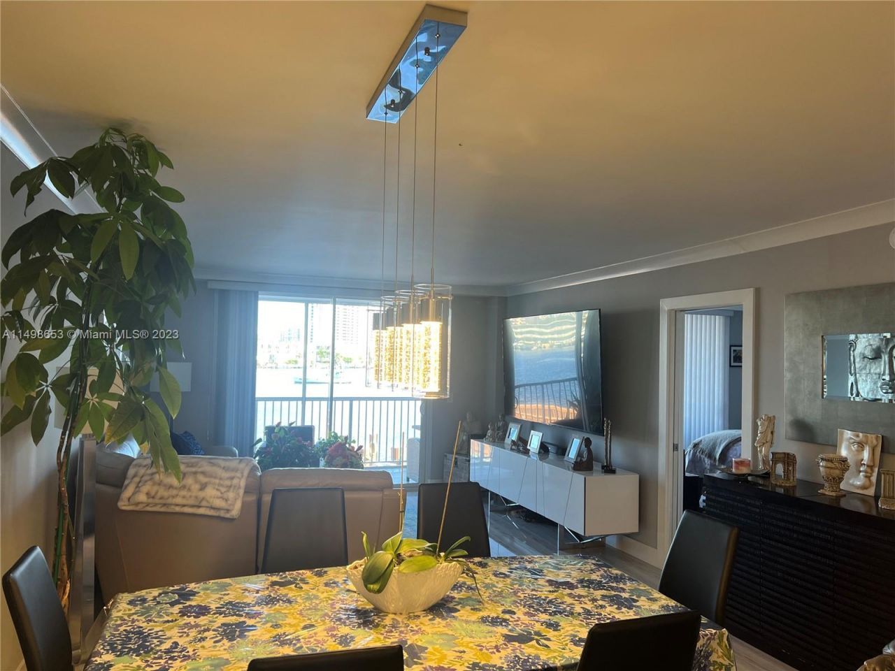 410 Golden Isles Dr, Unit 202, Hallandale Beach, FL 33009 Photo