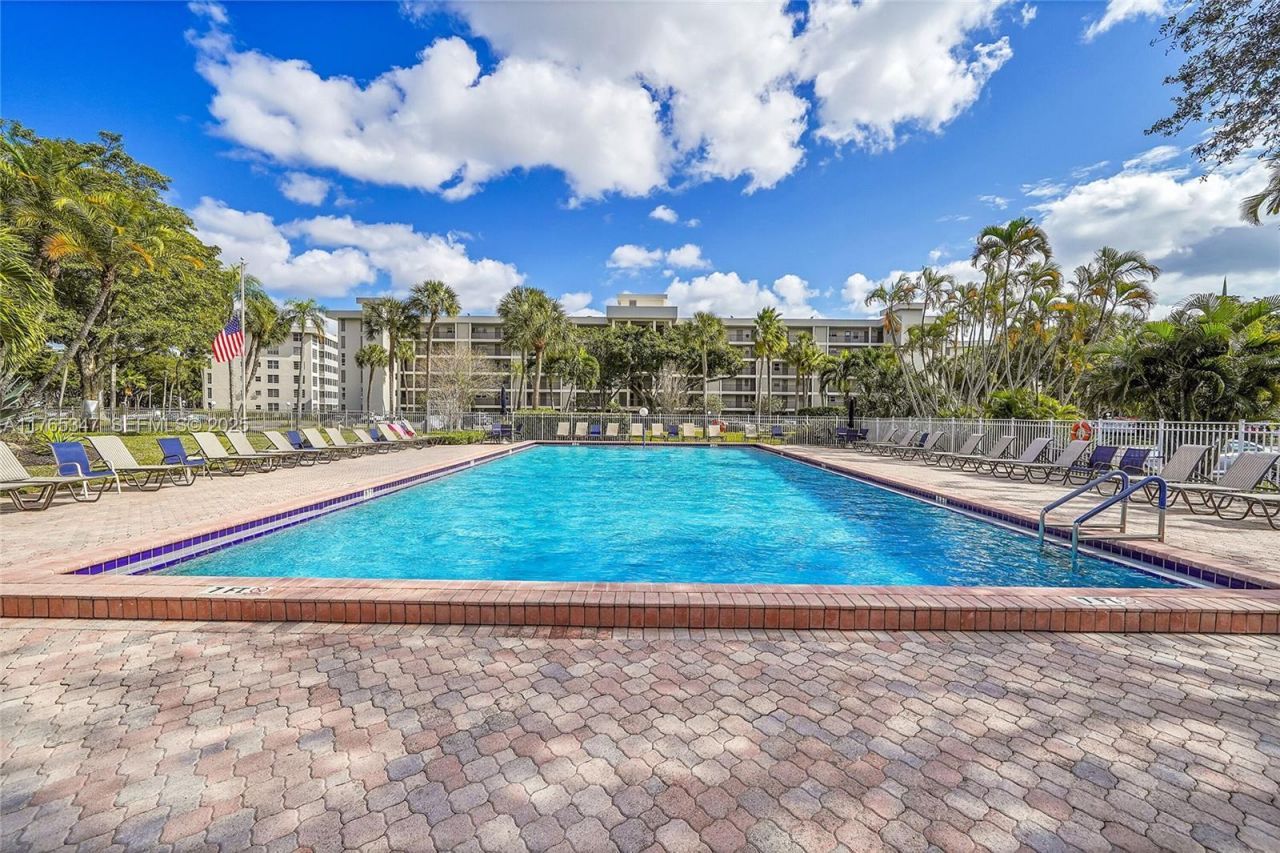 2681 S Course Dr, Unit 912, Pompano Beach, FL 33069 Photo