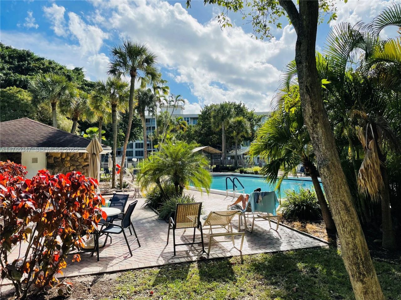 2681 S Course Dr, Unit 912, Pompano Beach, FL 33069 Photo