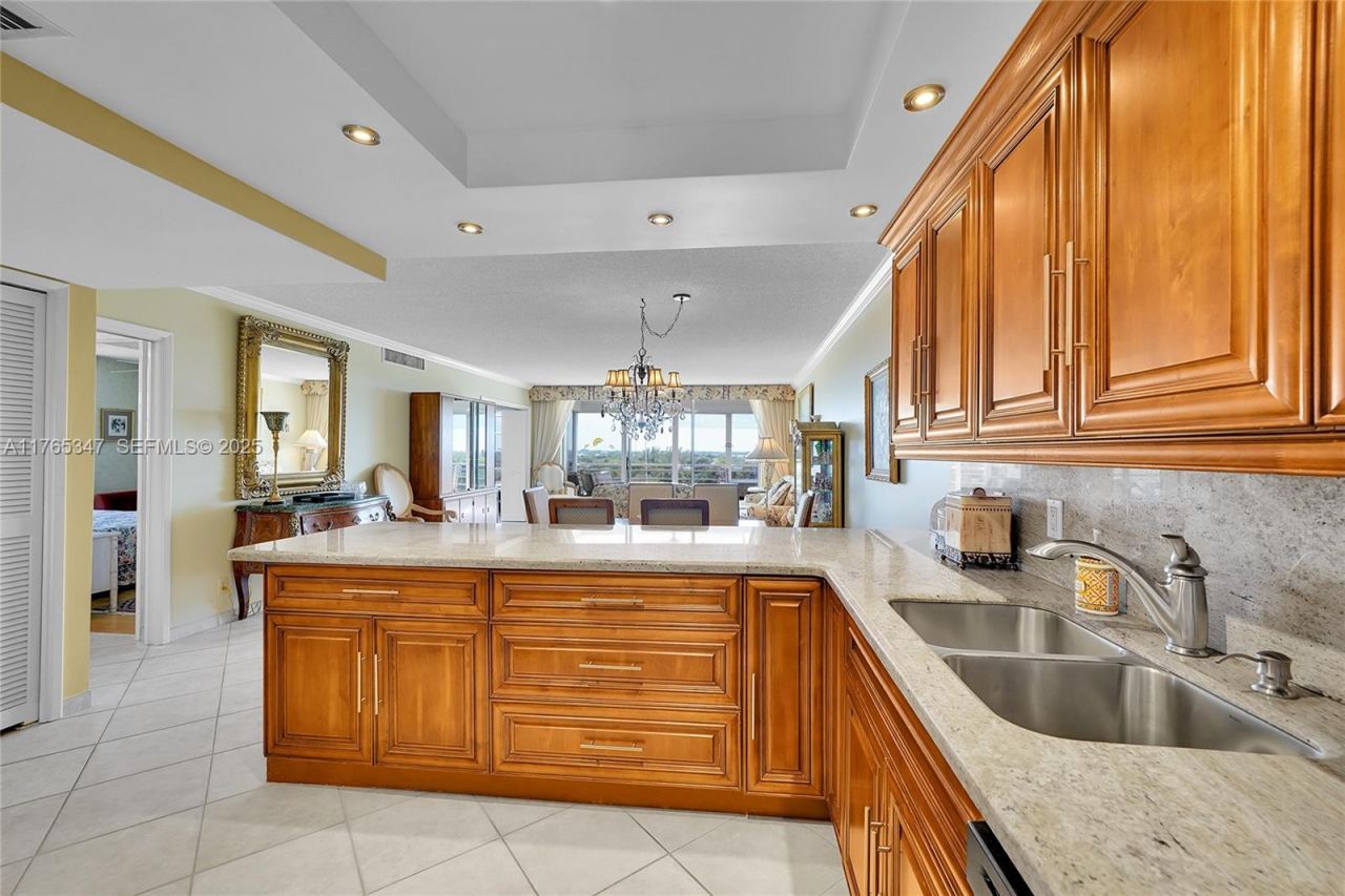 2681 S Course Dr, Unit 912, Pompano Beach, FL 33069 Photo