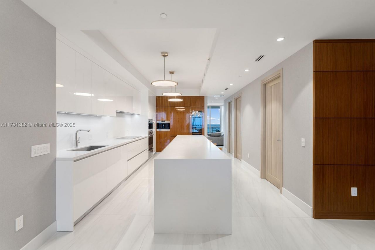 9705 Collins Ave, Unit 2604N, Bal Harbour, FL 33154 Photo