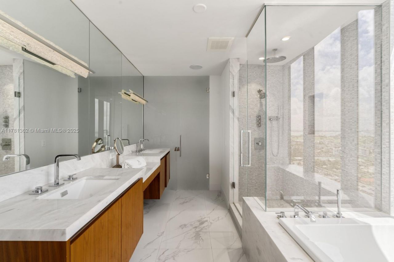 9705 Collins Ave, Unit 2604N, Bal Harbour, FL 33154 Photo