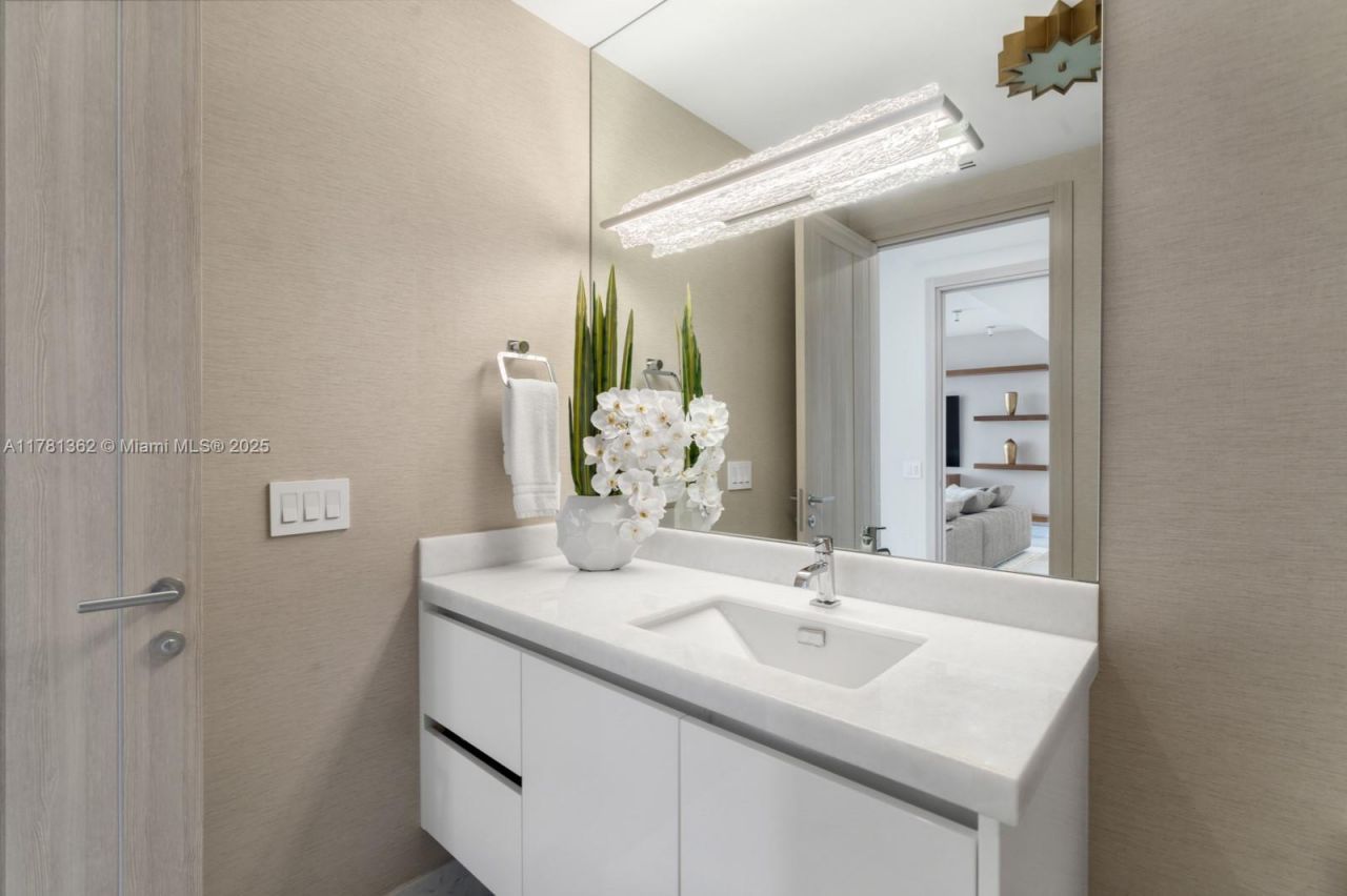 9705 Collins Ave, Unit 2604N, Bal Harbour, FL 33154 Photo