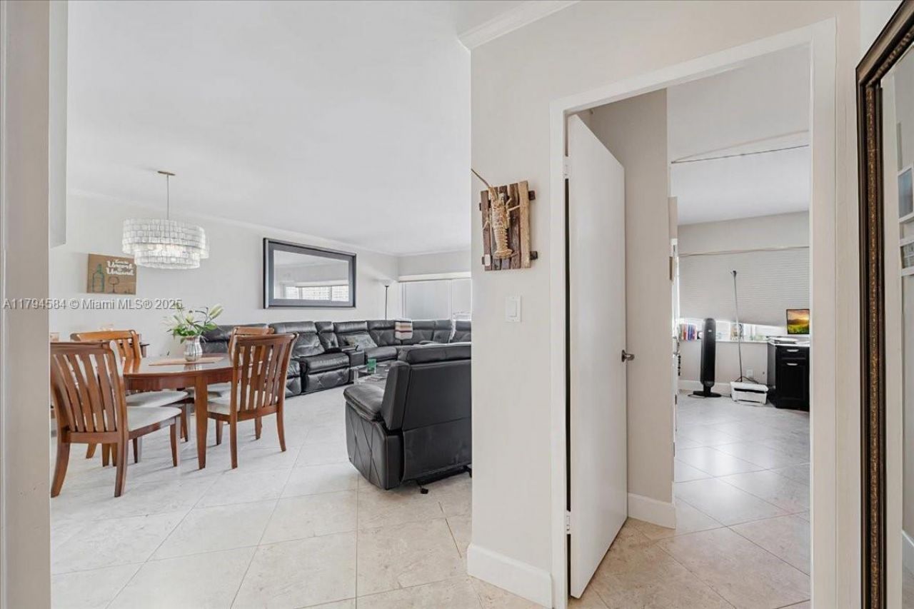 2100 S Ocean Dr, Unit 10E, Fort Lauderdale, FL 33316 Photo