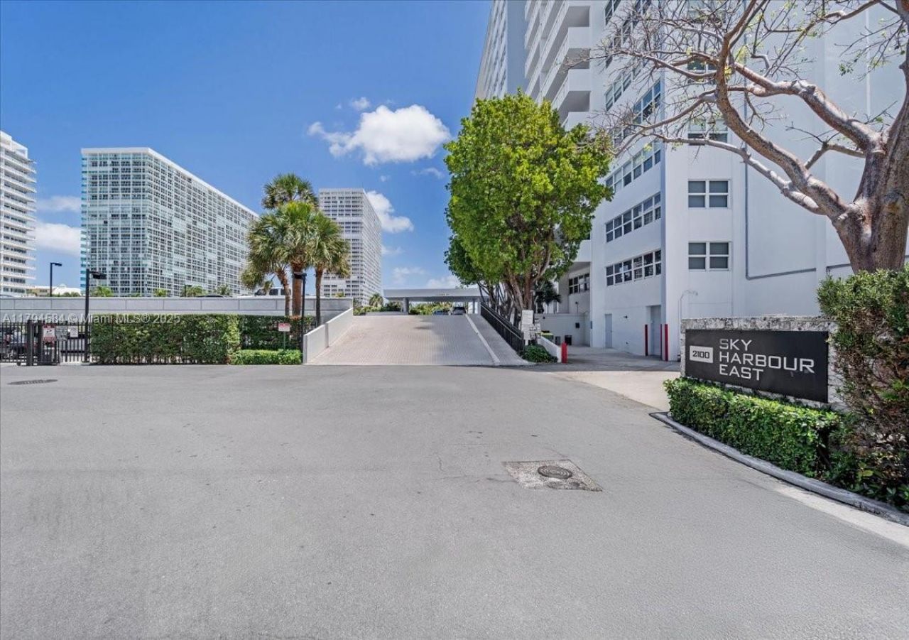 2100 S Ocean Dr, Unit 10E, Fort Lauderdale, FL 33316 Photo