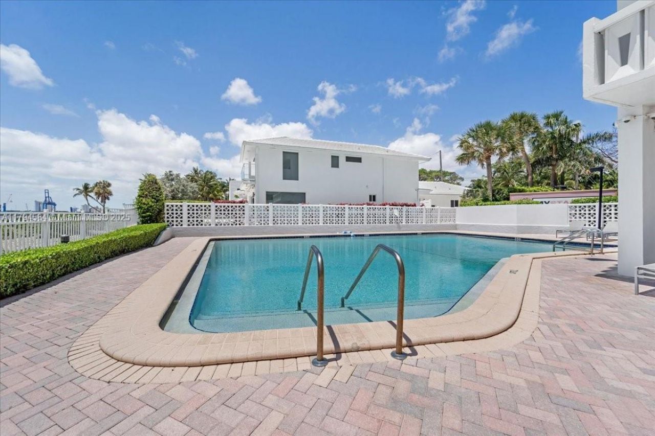 2100 S Ocean Dr, Unit 10E, Fort Lauderdale, FL 33316 Photo