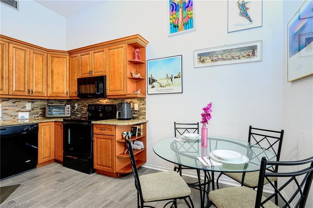 559 Beachwalk Cir, Unit U204, Naples, FL 34108 Photo