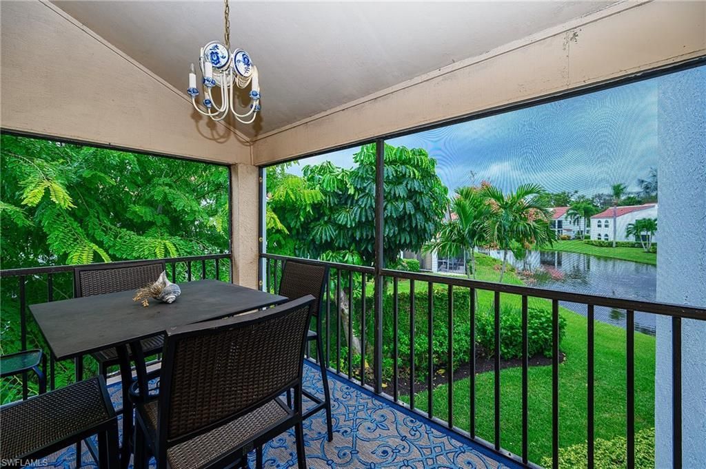 559 Beachwalk Cir, Unit U204, Naples, FL 34108 Photo