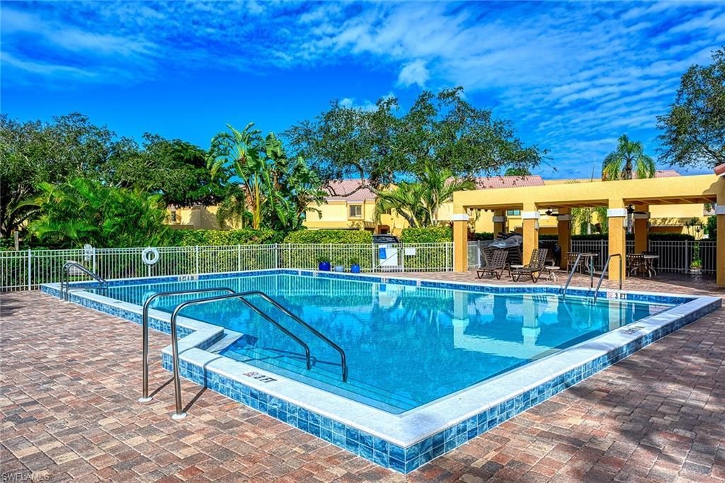 559 Beachwalk Cir, Unit U204, Naples, FL 34108 Photo