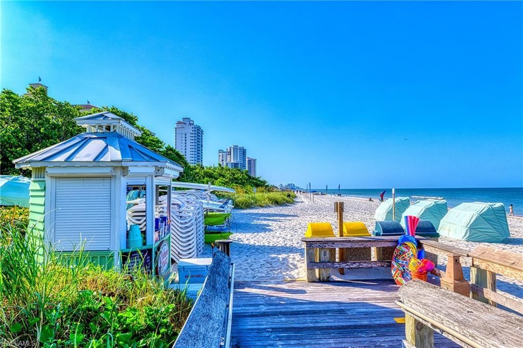 559 Beachwalk Cir, Unit U204, Naples, FL 34108 Photo