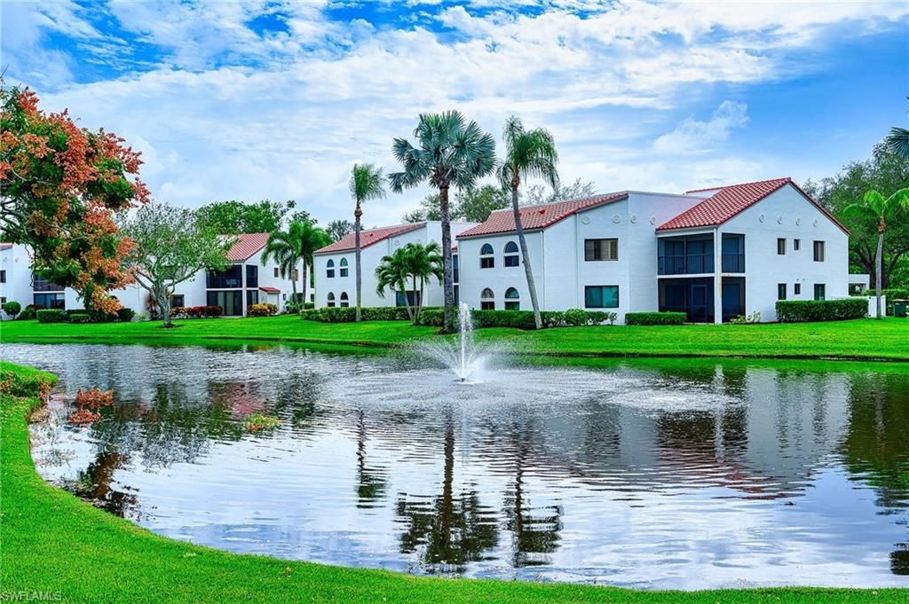 559 Beachwalk Cir, Unit U204, Naples, FL 34108 Photo