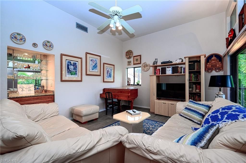 559 Beachwalk Cir, Unit U204, Naples, FL 34108 Photo