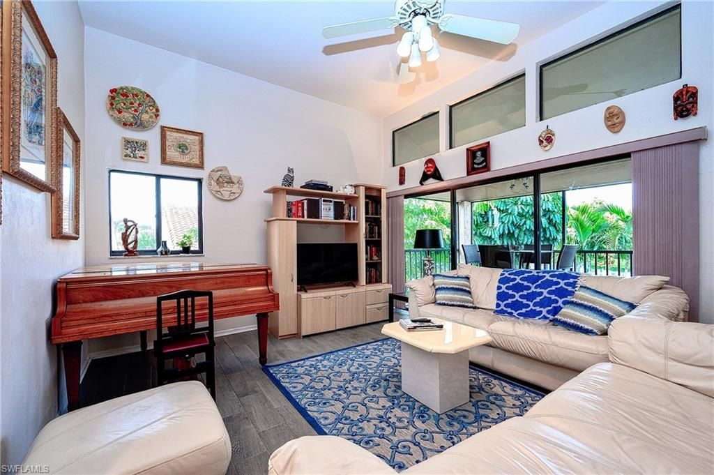 559 Beachwalk Cir, Unit U204, Naples, FL 34108 Photo