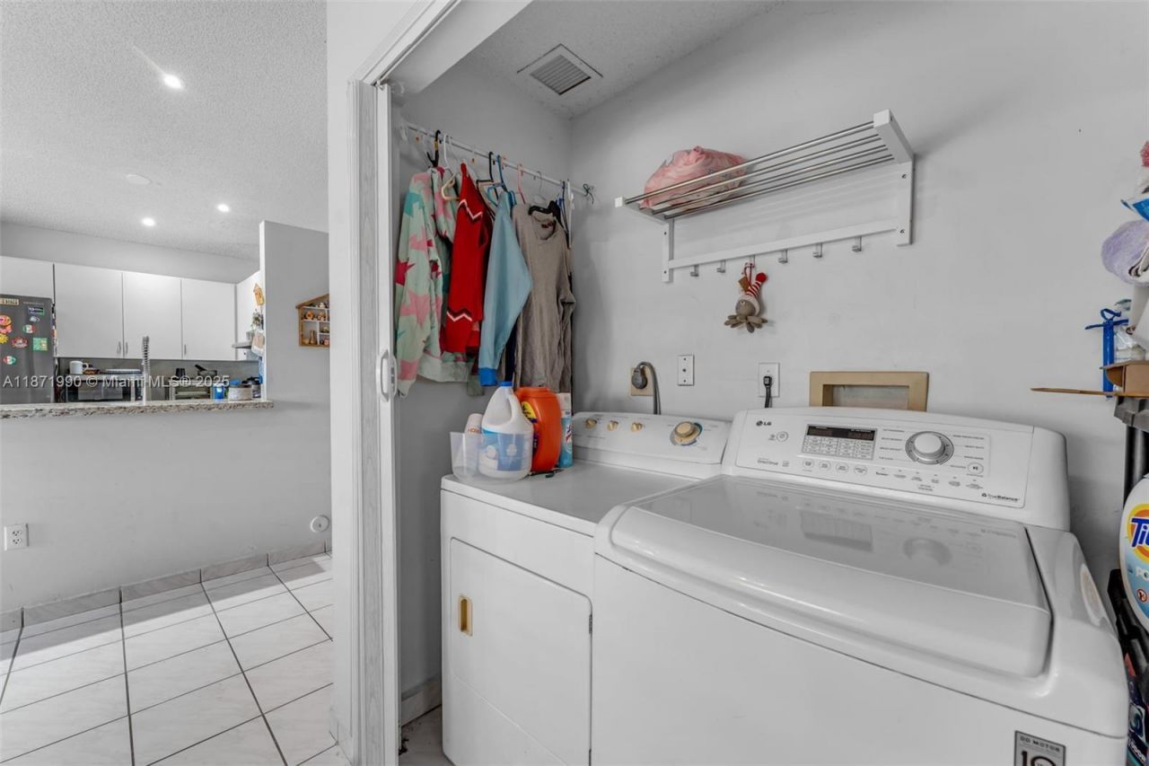 8101 SW 159th Ct, Miami, FL 33193 Photo