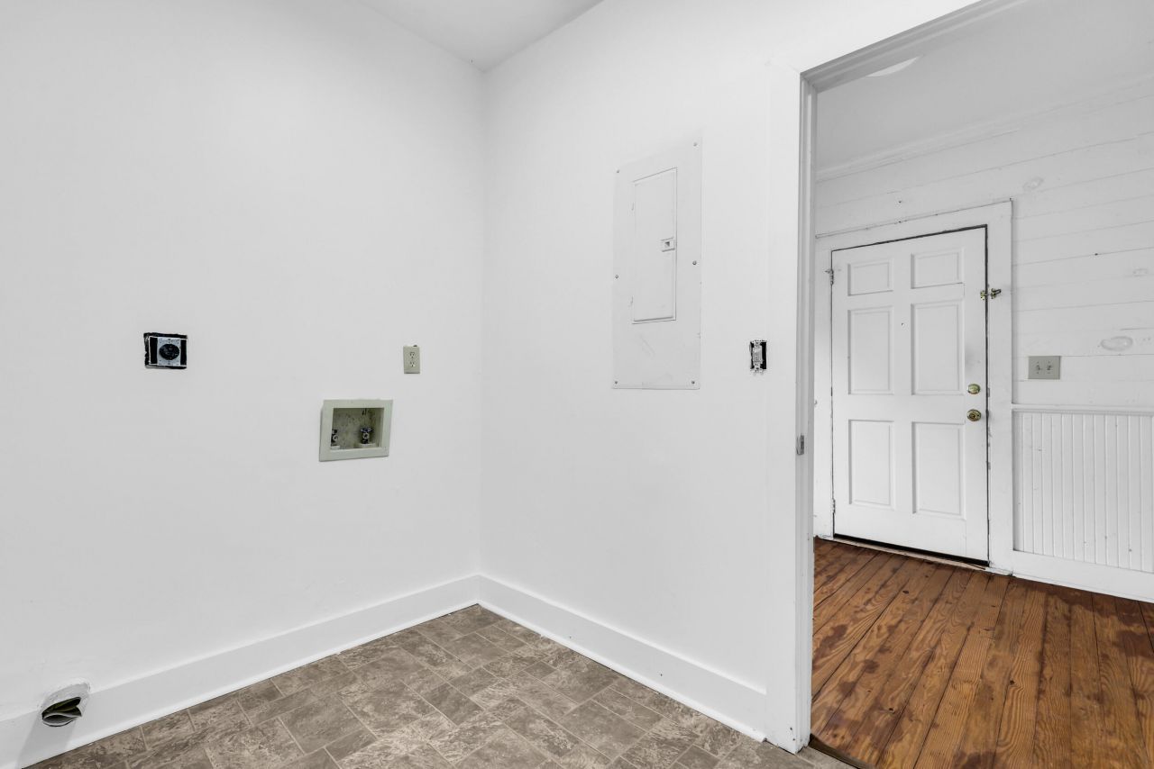 66 1/2 Lee Street Photo 12