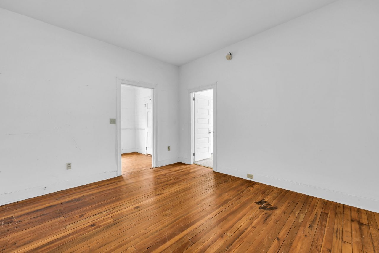 66 1/2 Lee Street Photo 17