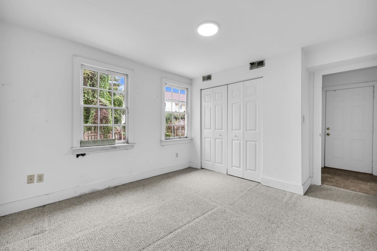 66 1/2 Lee Street Photo 22