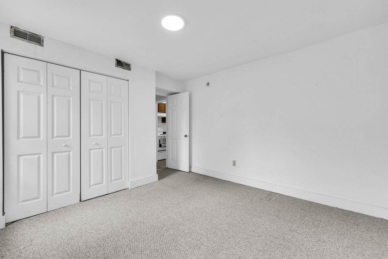 66 1/2 Lee Street Photo 23