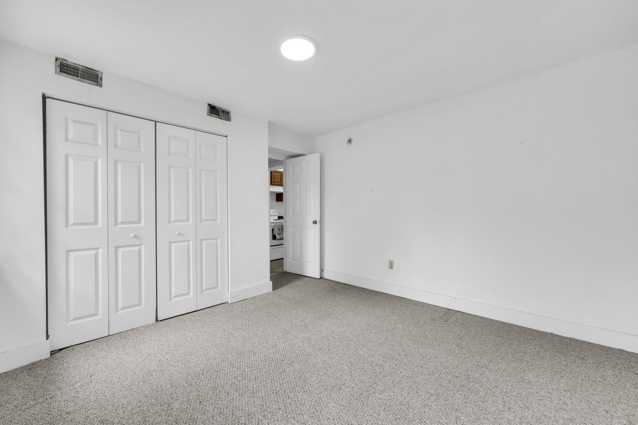 66 1/2 Lee Street Photo 24