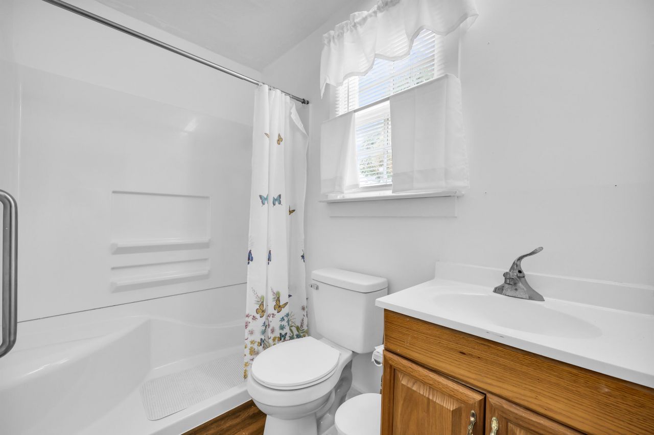 66 1/2 Lee Street Photo 26