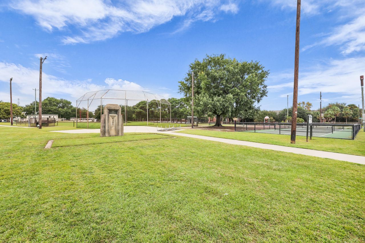 66 1/2 Lee Street Photo 33