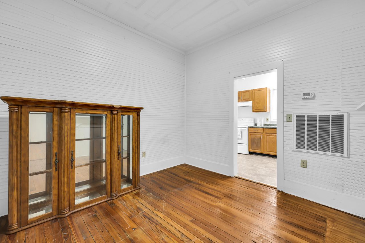 66 1/2 Lee Street Photo 7