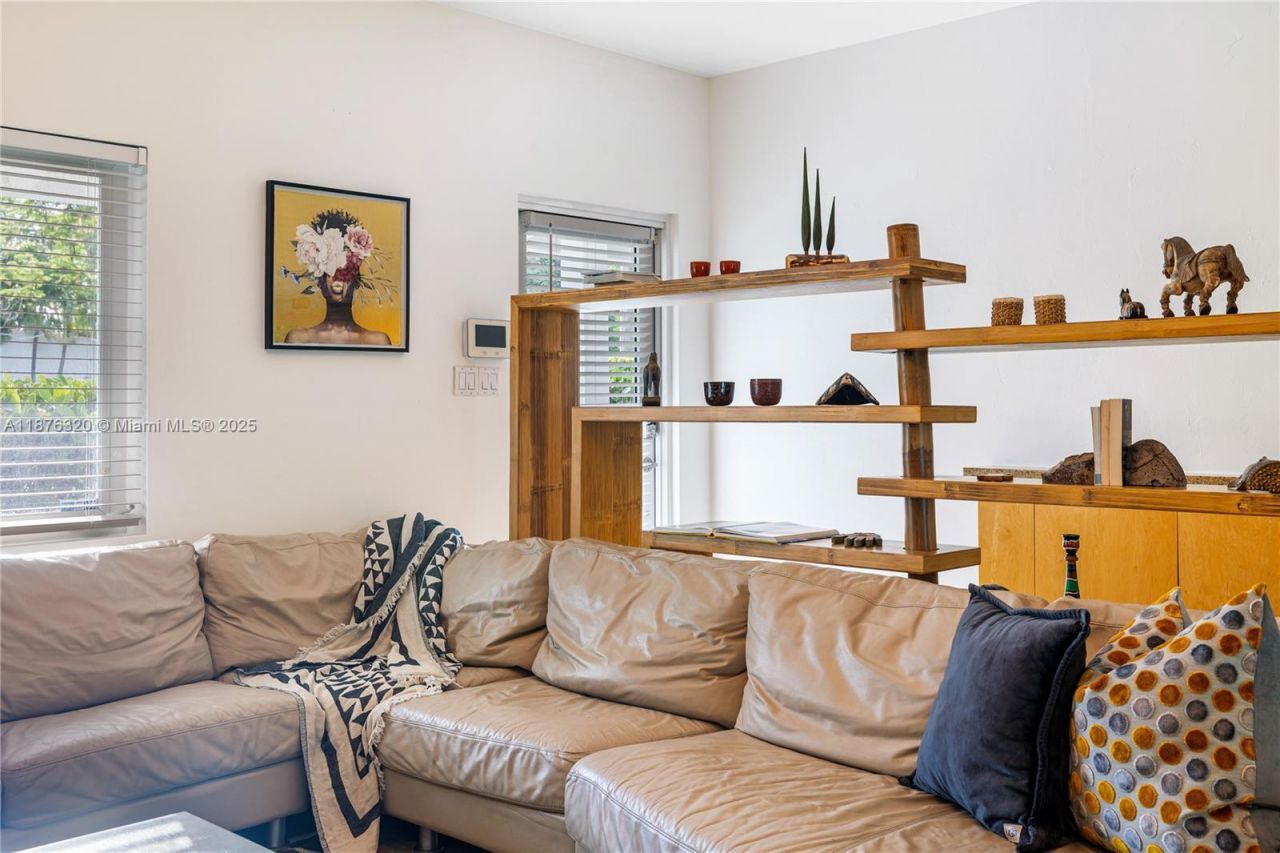 11403 NE 8th Ave, Biscayne Park, FL 33161 Photo