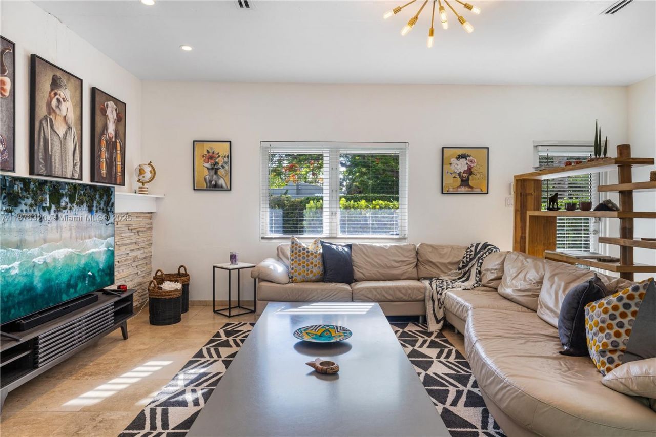 11403 NE 8th Ave, Biscayne Park, FL 33161 Photo