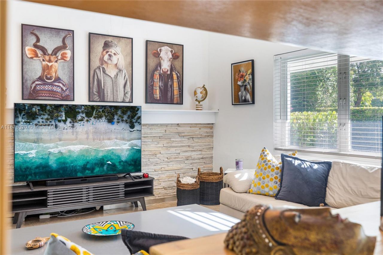 11403 NE 8th Ave, Biscayne Park, FL 33161 Photo