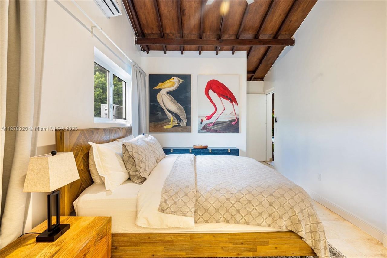 11403 NE 8th Ave, Biscayne Park, FL 33161 Photo