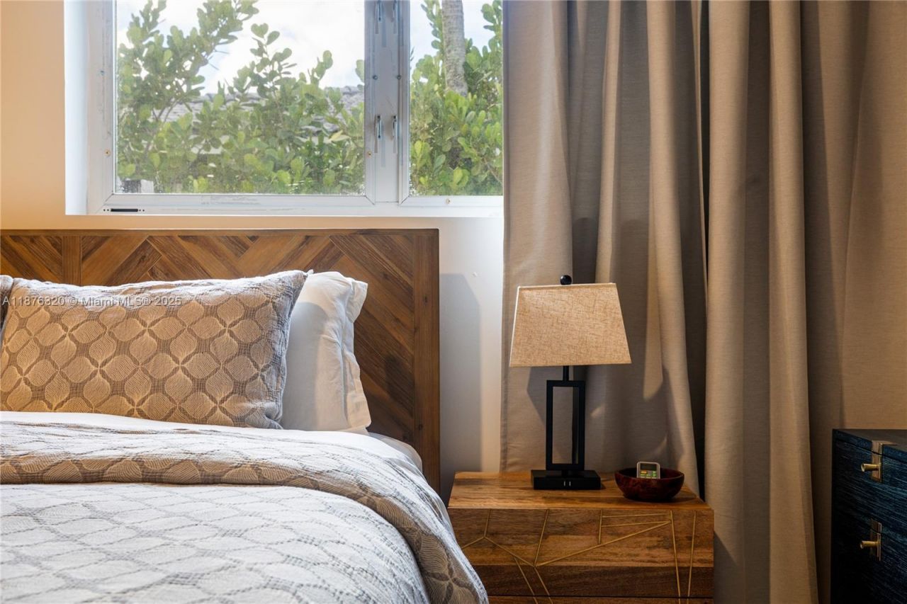 11403 NE 8th Ave, Biscayne Park, FL 33161 Photo