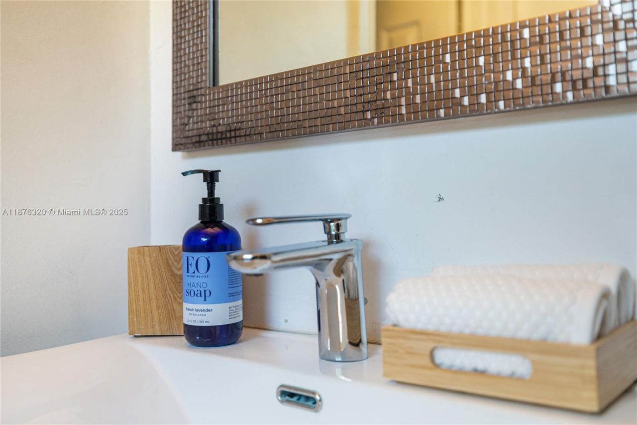 11403 NE 8th Ave, Biscayne Park, FL 33161 Photo