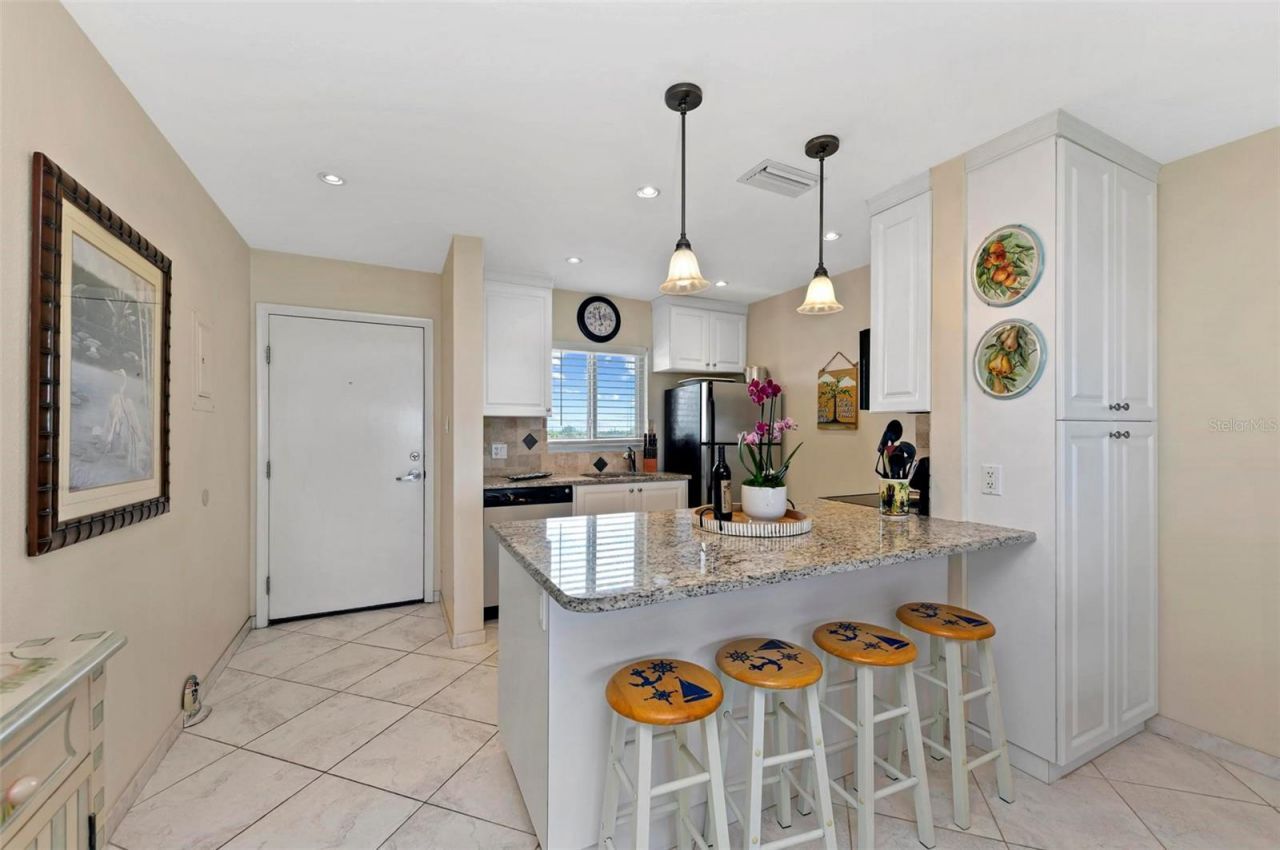 797 Beach Road, Unit 509, Sarasota, FL 34242 Photo