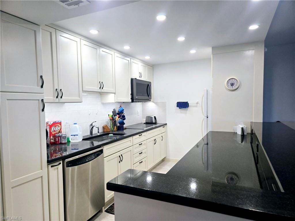 3410 Gulf Shore Blvd N, Unit 605, Naples, FL 34103 Photo