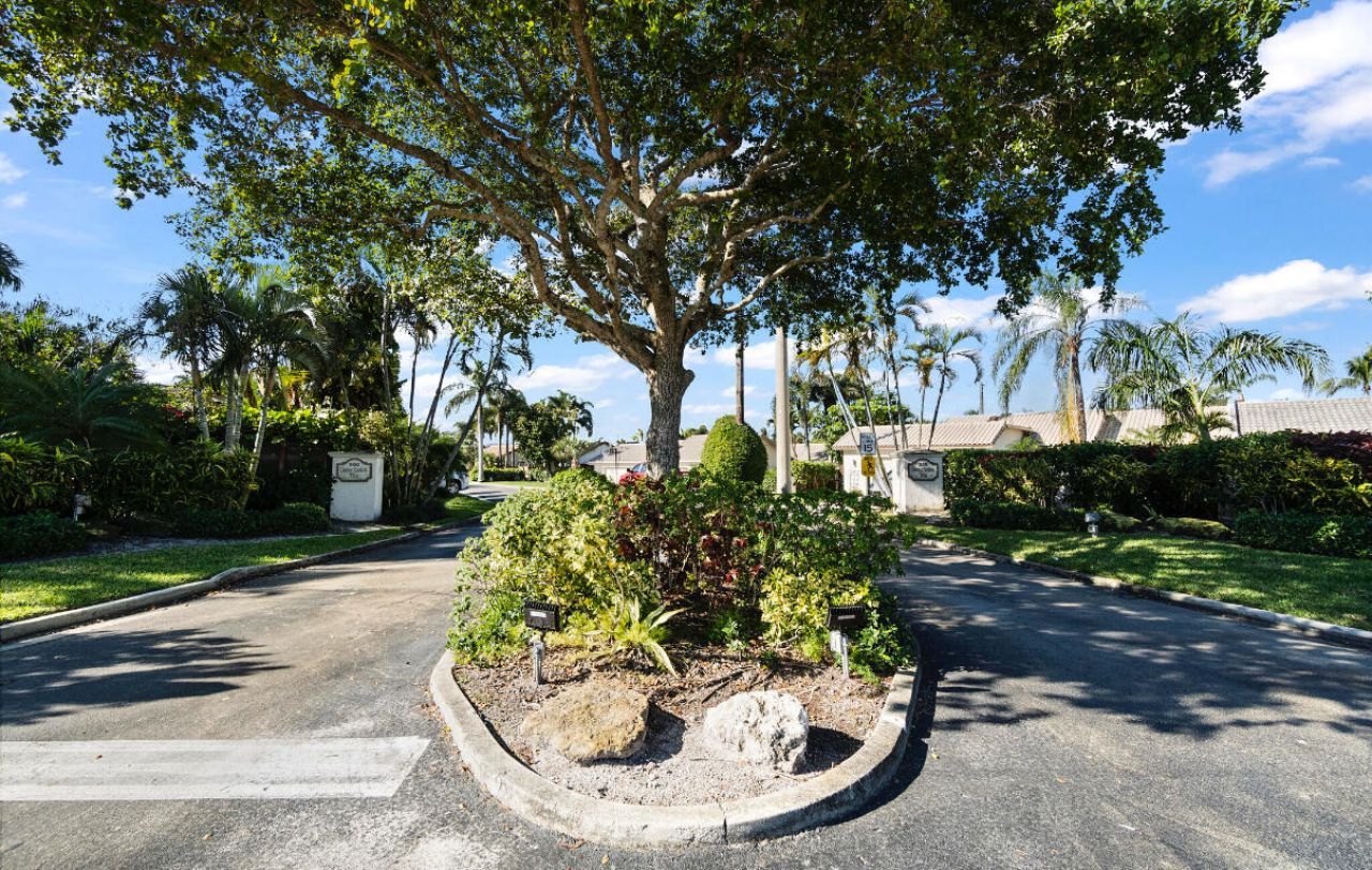 894 Camino Gardens Lane, Boca Raton, FL 33432 Photo