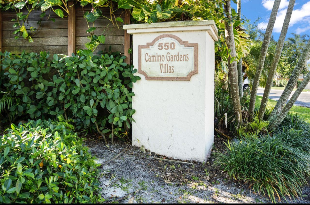 894 Camino Gardens Lane, Boca Raton, FL 33432 Photo